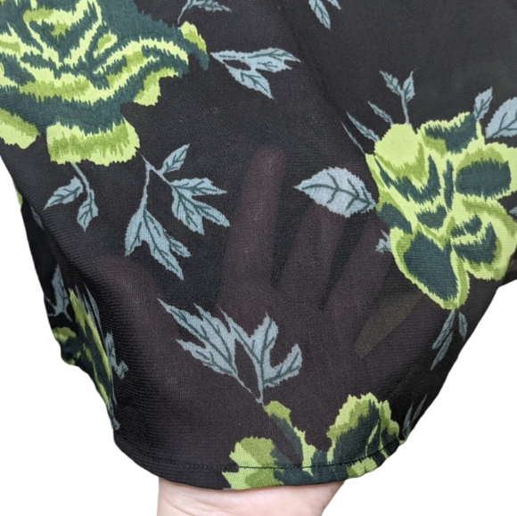 Life Floral Black/Green Semi-Sheer Top 🌿🖤 - Picture 7 of 7